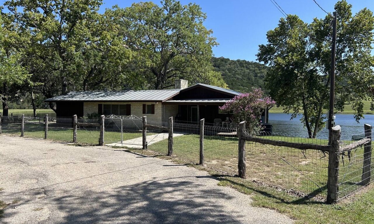 Boerne House | Private cabin on 10 acre lake with great bass fishing, 4.5 miles from Boerne