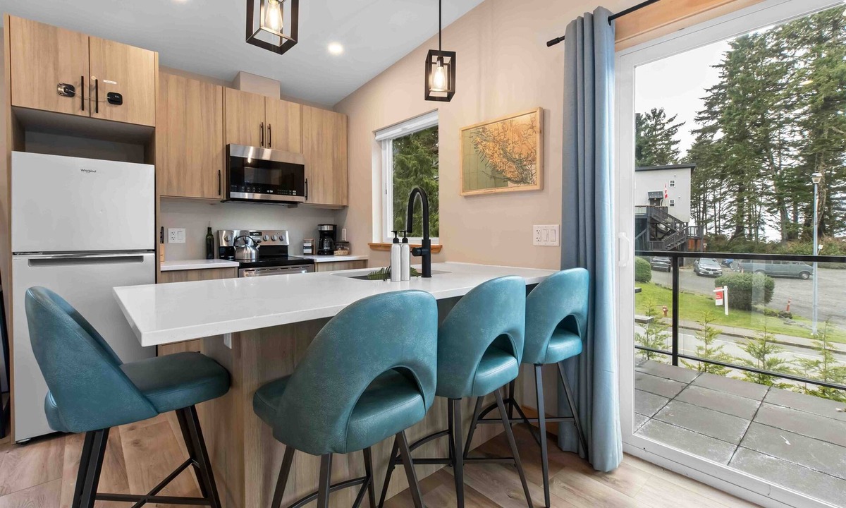 Ucluelet Cabin | SS#9-Windsurfer-Spring Cove, Terrace Beach, Sauna!
