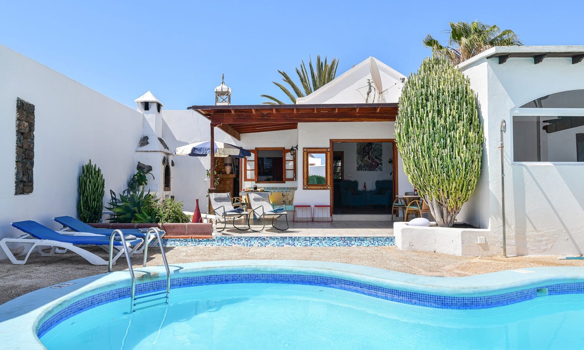 Puerto del Carmen Villa | Villa Alex with WiFi and Pool
