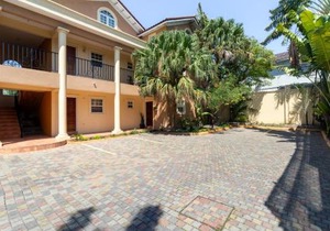 Cozy, upscale apartment centrally located in Kgn 6 in Kingston