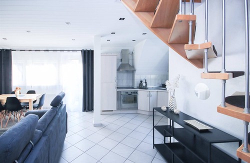 Stuttgart Apartment | 3 room duplex apartment 6 people Zuffenhausen Porsche
