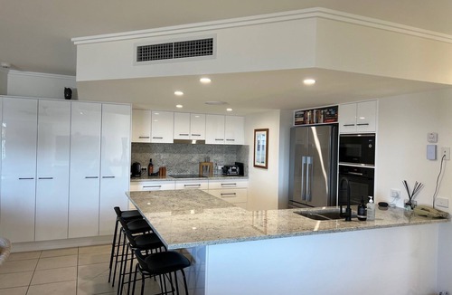 Kings Beach Apartment | ABSOLUTE BEACHFRONT LUXURY LARGE PENTHOUSE on QLD's SUNSHINE COAST