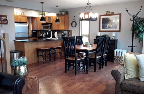 Central Okanagan Cottage | Awesome Lakeview inside/out, 5 min walk to main amenities park/store STR license