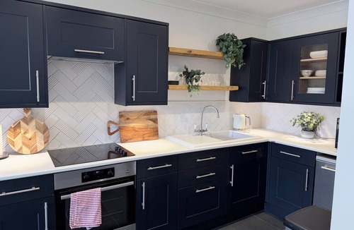 Elkstone Cottage | Beautiful Cotswold Cottage | Sleeps 6-8 | Near to Elkstone Studios