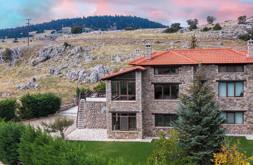 Arachova Ski Chalet | Chalet Panorama -Three Level Escape in Parnassos