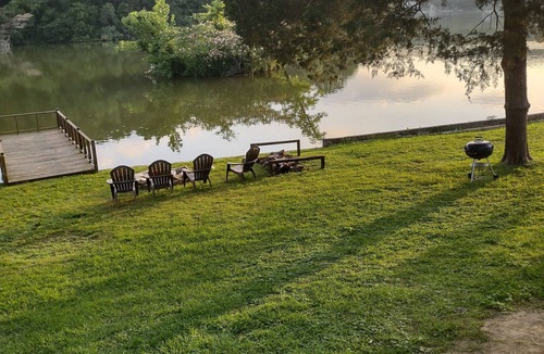Kelso House | Clementine Cottage- Quiet Charming Cottage on Lincoln Lake