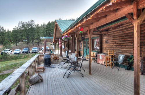 Weston Cabin | Cozy Horny Toad Log Cabin