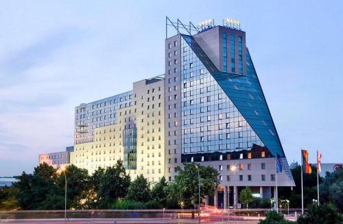 Neukoelln Hotel | Estrel Hotel