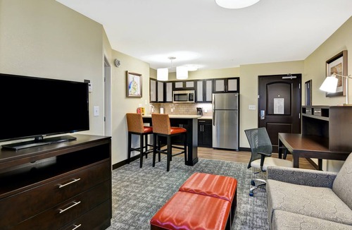 Mount Juliet Condo | Hearing Accessible King Suite | Free Breakfast, Business Center + Fitness Center Access