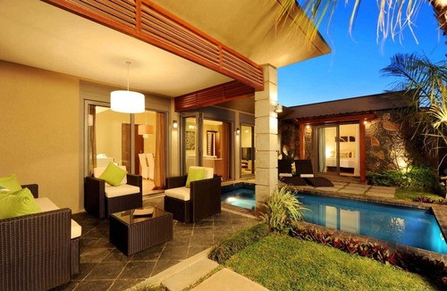 Grand-Baie Villa | New 3 bedroom villa 150m2 + hotel services + breakfast + swimming pool + private beach