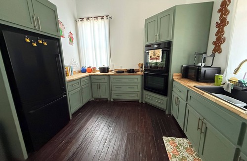Davis House | Plenty of space to relax! Near Turner falls, the lake & Crossbar Ranch. Sleeps 6