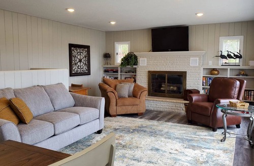 Markville House | Pristine 3-bedroom Northwoods lake cabin get-away