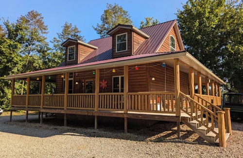 Wakefield Cabin | Private Lake Waterfront Owner's Cabin I Campground