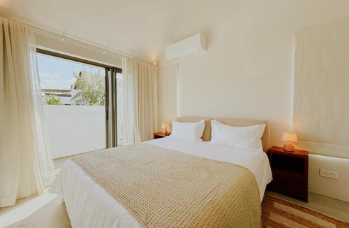 Pointe aux Canonniers House | Seaside Cottage by LOV Mauritius, Private Pool & Beach Access