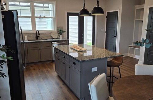 Normal House | Spacious 3-bedroom townhome just minutes from downtown Hsv, Redstone Arsenal.