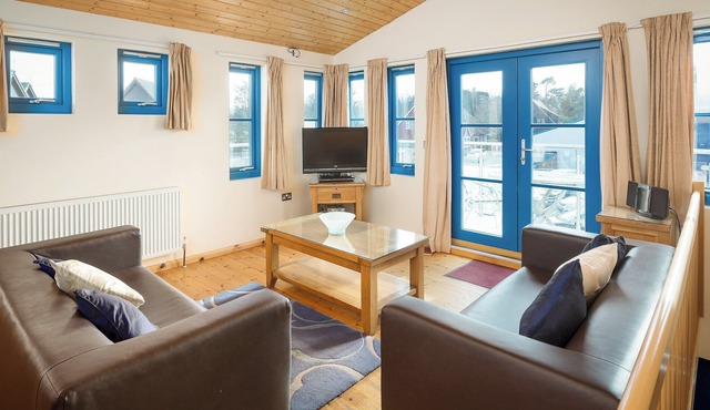 2 bedroom accommodation in Wroxham, near Norwich in Norwich
