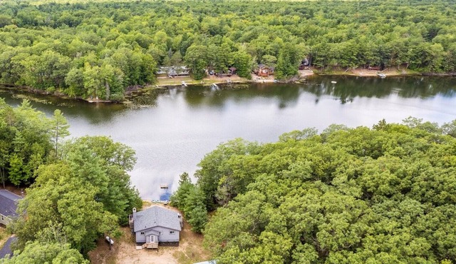 5 STARS! LAKE FRONT! NEW DOCK! Large, clean & spacious! Book 2026 NOW! in Gaylord
