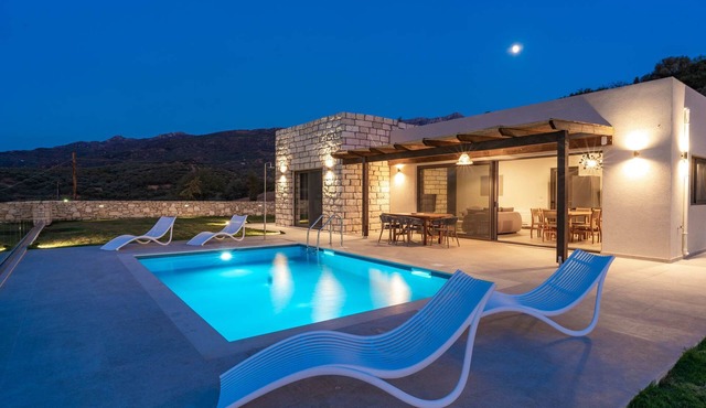 Aggel's Infinity View Villa - private pool in Kato Episkopi