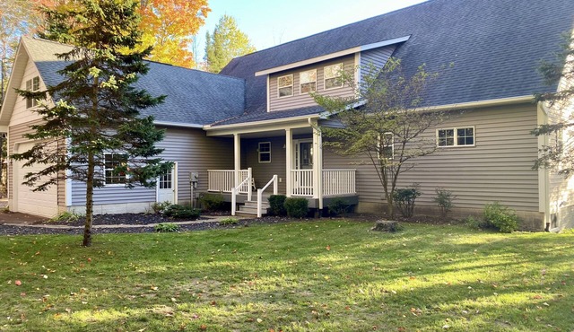 All Seasons Home On Cedar River Overlooking Schuss Mountain in Bellaire