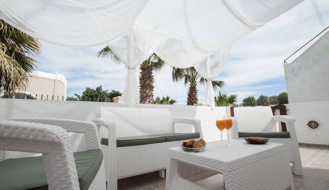 Amantes Amentes - Beach House Santorini in Thira