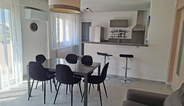 Apartment between city and lake, near shops in Aix-Les-Bains