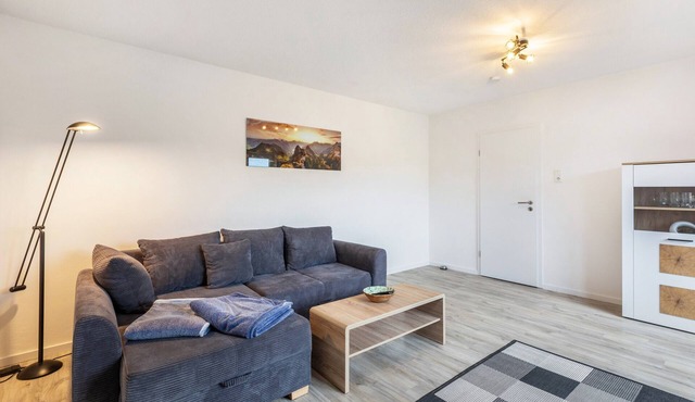 Apartment 'Esselsteigblick' with Mountain View, Shared Terrace and Wi-Fi in Elslohe