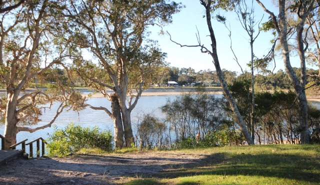 Aqua View - cozy villa opposite the lake in LAKE CATHIE