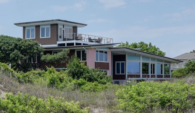 Award Winning Ocean Front Architectural Gem [Home Share per VA Beach Zoning] in Virginia Beach