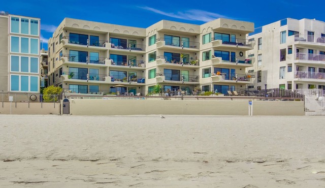 BAY FRONT complex, Penthouse, steps to sand, boardwalk Mission Bay Pacific Beach in San Diego