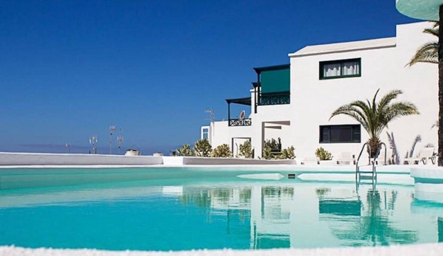 Beautiful 1 Bed Apt With Stunning 180 Degree Views Of the Sea & Fuerteventura in Lanzarote