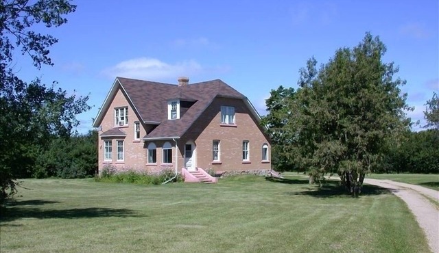 Beautiful 1921 brick and fieldstone Country Country . The Tummel house in Roblin