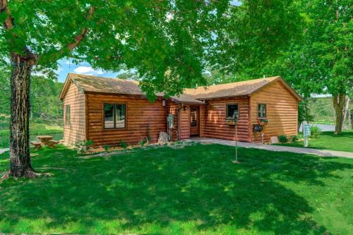 Beautiful Family Cabin with Cozy Interior and Exterior in Saint Croix Falls, Wisconsin in Saint Croix Falls