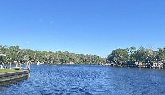 Beautiful waterfront home! 5 Kayaks provided, Ice Machine, Minutes to springs in Homosassa