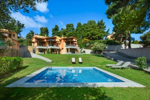 Beyond Residence in Kassandra