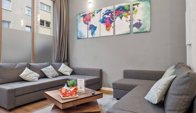 Big and comfortable (Groups up to 14 people) 11 Min Central Station in Köln