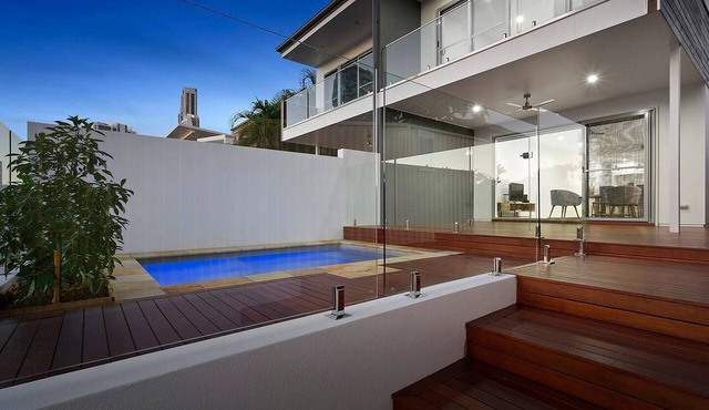 Bliss At Surfers Paradise walk to Surfers! in Surfers Paradise