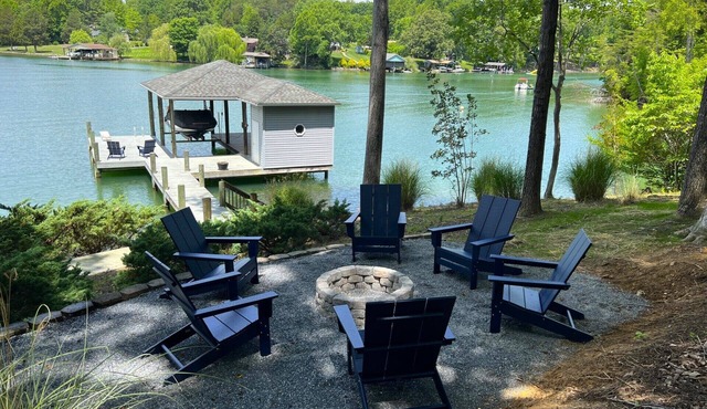 Blue Heron Cottage, Dock, Beach, Peaceful Cove, SUPs, Canoe, Kayaks, Ping Pong in Huddleston