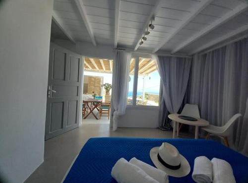 Blue Waves Suite Mykonos in Kalafatis