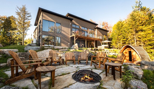 Chalet Denali | 4 Luxury Suites | Hot Tub, Sauna, Firepit & Pool Table | Pet-Friendly in La Conception
