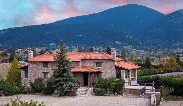 Chalet Panorama -Three Level Escape in Parnassos in Arachova