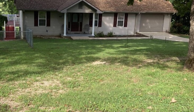 Charming 2-bdrm house with AC, WiFi in Cherokee Village with amazing river views in Cherokee Village