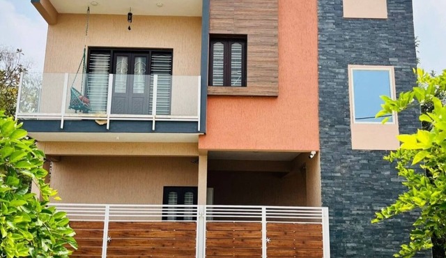 Charming 2-bedroom building in superb Somashetti Halli with AC, WiFi in Somashetti Halli