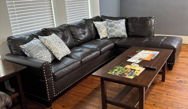 Charming 2-bedroom house with AC, WiFi in serene Van Buren in Van Buren