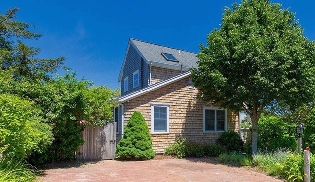 Chatham’s Best - Enjoy a neighborhood close to town, beaches. in Chatham
