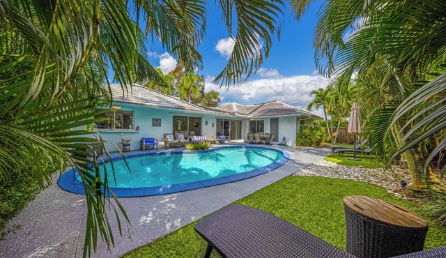 Chic 3 BR Villa with Private Pool – Fort Lauderdale in Fort Lauderdale
