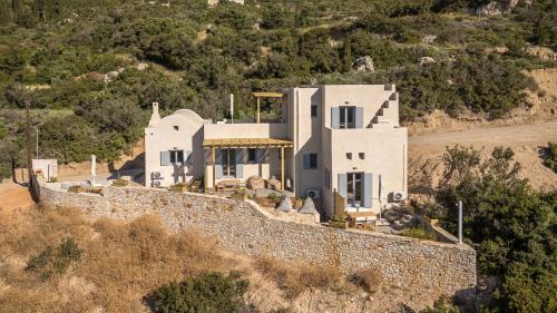 Comodo Studios in Kythira