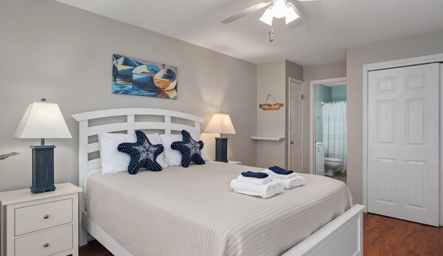 Couples Retreat in Pirates Cove in Manteo