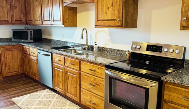 Cozy Home retreat in Tropic, minutes from Bryce Canyon National Park. in Tropic
