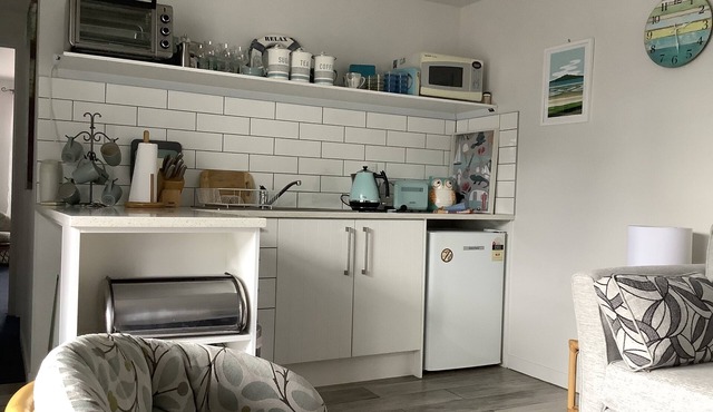 Cozy Pt Chevalier self contained unit in Point Chevalier