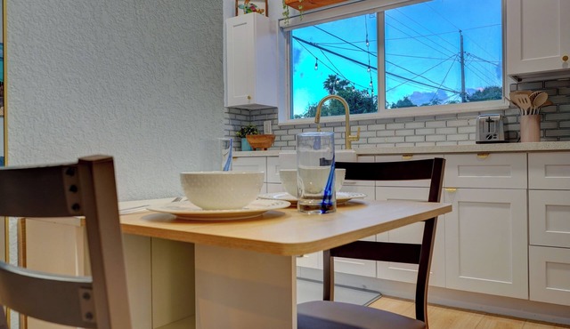 Cozy Stay Near Hard Rock Stadium Private Serene Backyard in Miramar